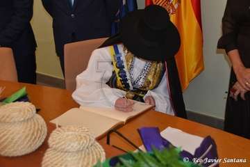 Miles de personas celebran el día de Santa Lucía en Las Tirajanas (Foto Francisco Javier Santana)